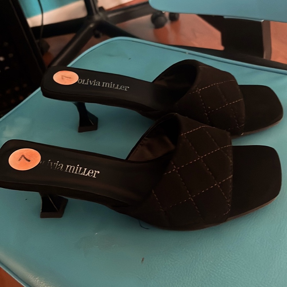 Sandals with small heel black